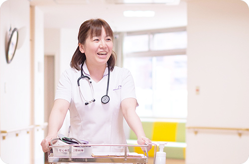 写真:看護師 岩下