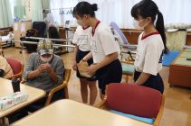 私たちもうん十年前は若かったよ‼